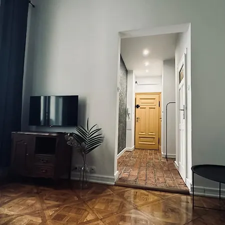 Kamienica Srodmiescie Apt 18B By Form Space Warsaw