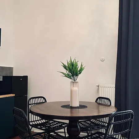 Kamienica Srodmiescie 18b Varsó